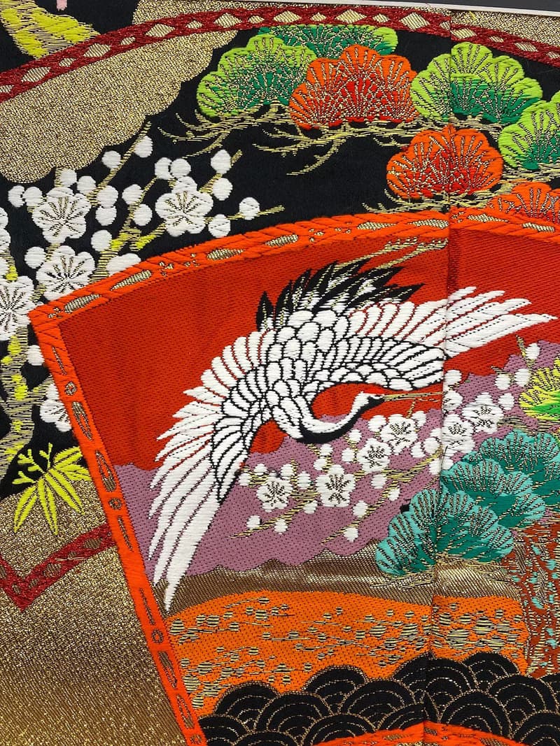 きものアート42　刺繍着物 和モダン 和風インテリア 花柄 プレゼント 結婚祝い 新築祝い 長寿祝い 縁起物