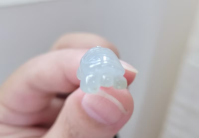 【親翠】天然翡翠 冰藍綠底手工雕爬行海龜 烏龜項鍊
