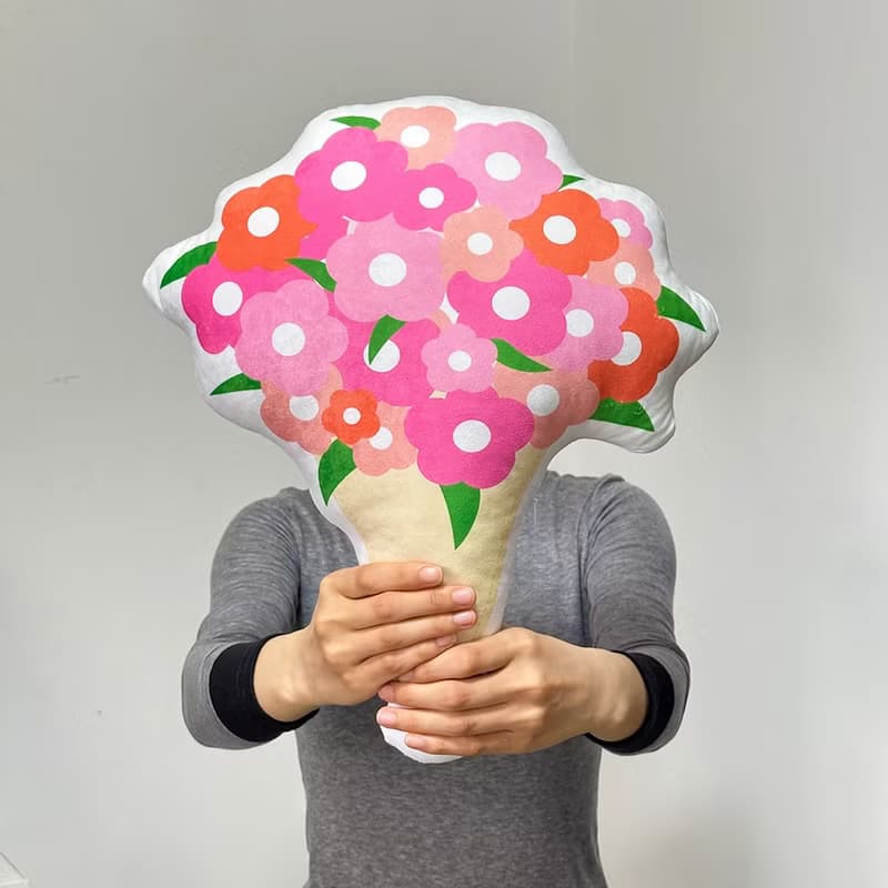 母親節花束 仿真鮮花抱枕 不會雕謝的花束