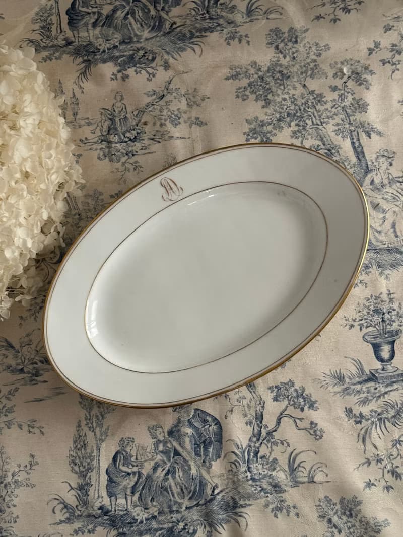 40498-法國百年貴族家徽橢圓深盤