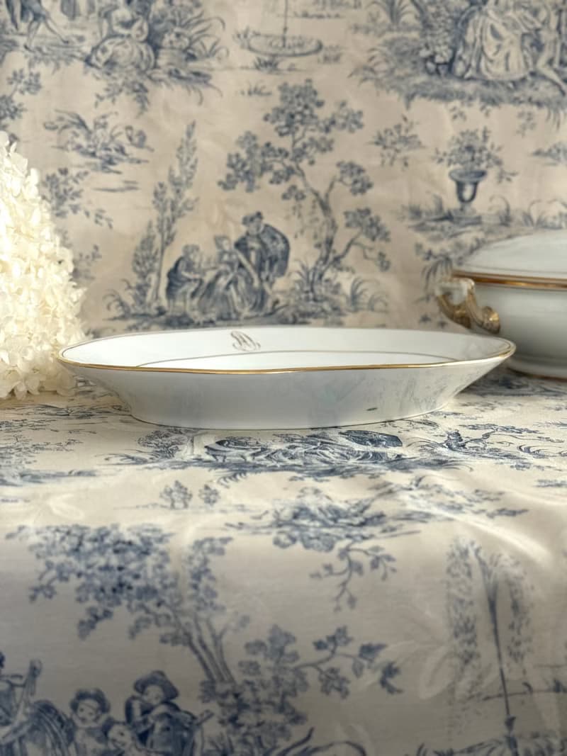 40498-法國百年貴族家徽橢圓深盤