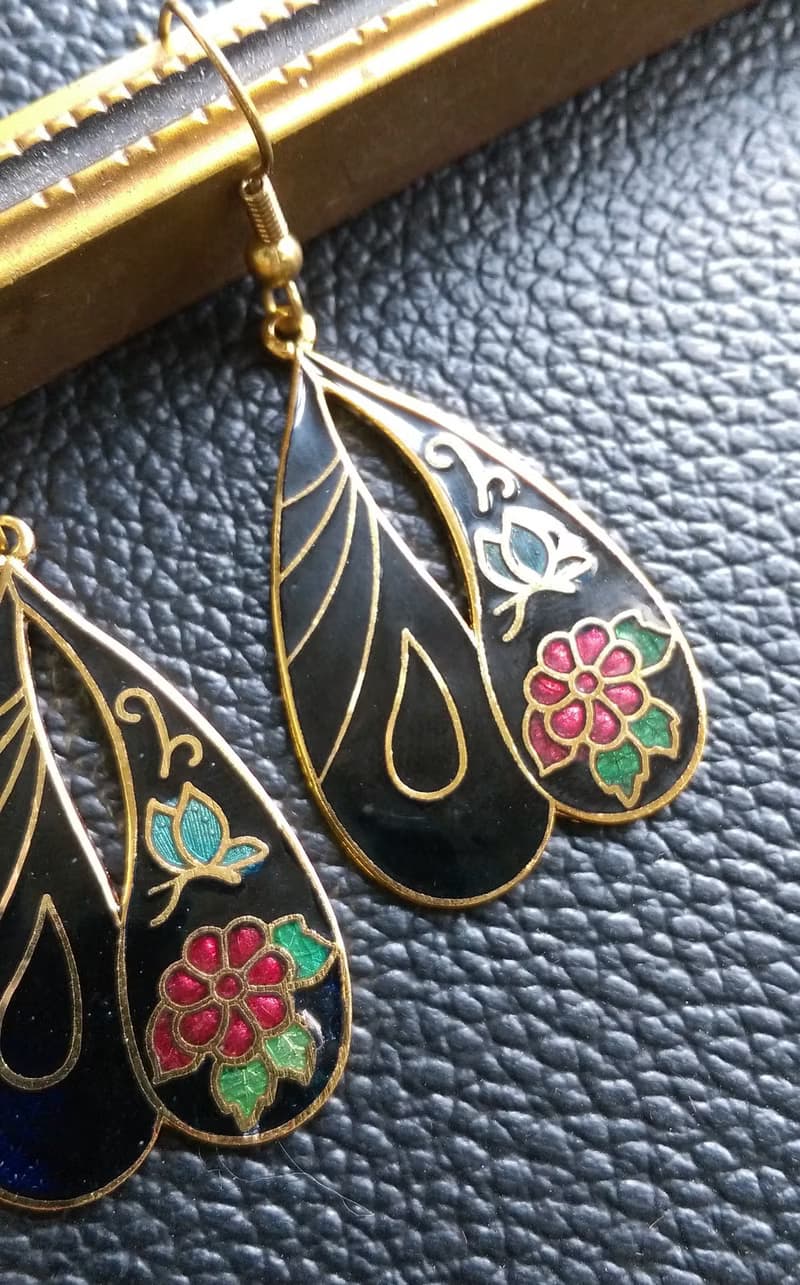 Vintage Jewelry 西洋古董飾品 小蝴蝶花卉 景泰藍 耳勾 針式耳環