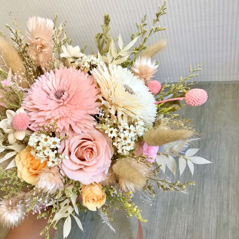 溫和柔粉色永生花束