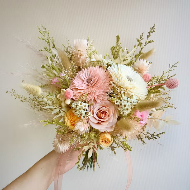 溫和柔粉色永生花束