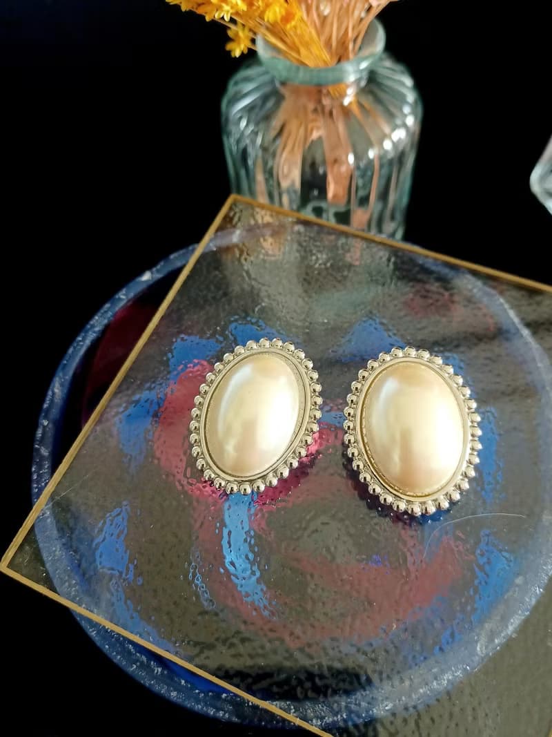 vintage jewelry  貴氣蛋型仿珠 夾式耳環