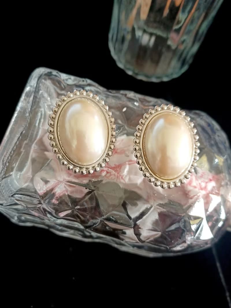 vintage jewelry  貴氣蛋型仿珠 夾式耳環