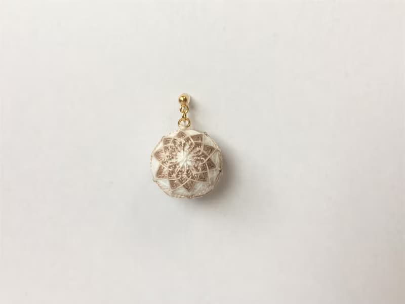 日本的傳統工藝 手鞠球 刺繍 耳環 幾何 白 米色 莫蘭迪色系
