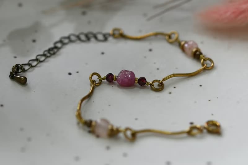 幾何系列 NO.4│紅碧璽x太陽石x黃銅│黃銅手鍊