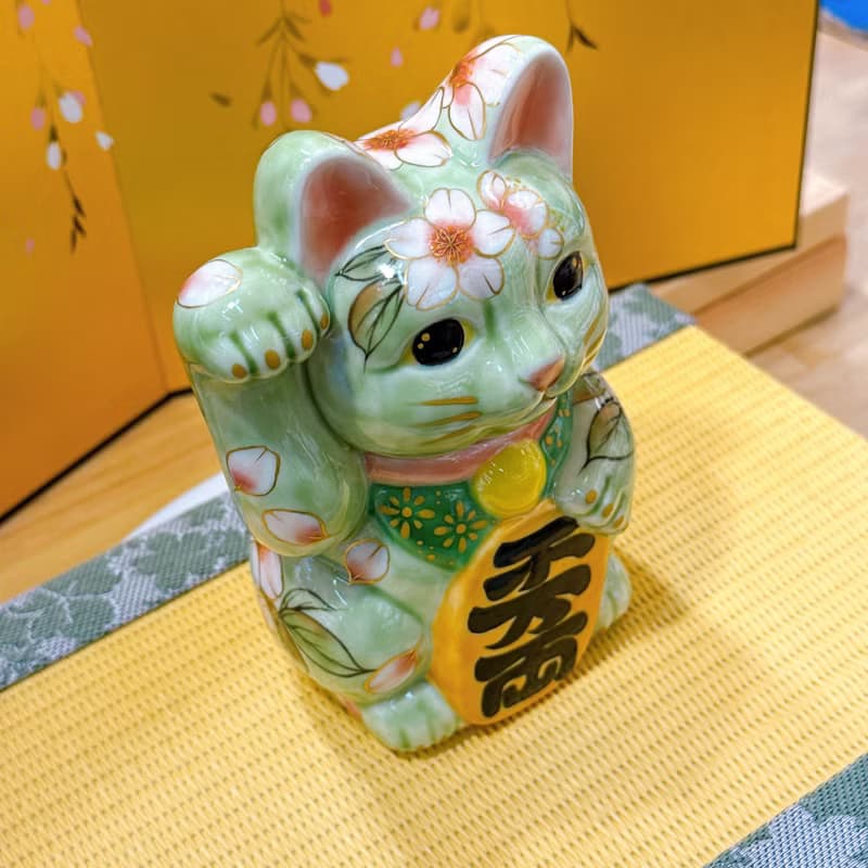 【織櫻映翠】日本清水燒招財貓 | 織部櫻