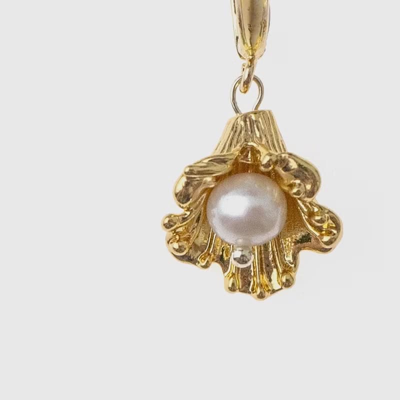 項鏈墜 | Gilded Pearl Lily 金燦珍珠百合