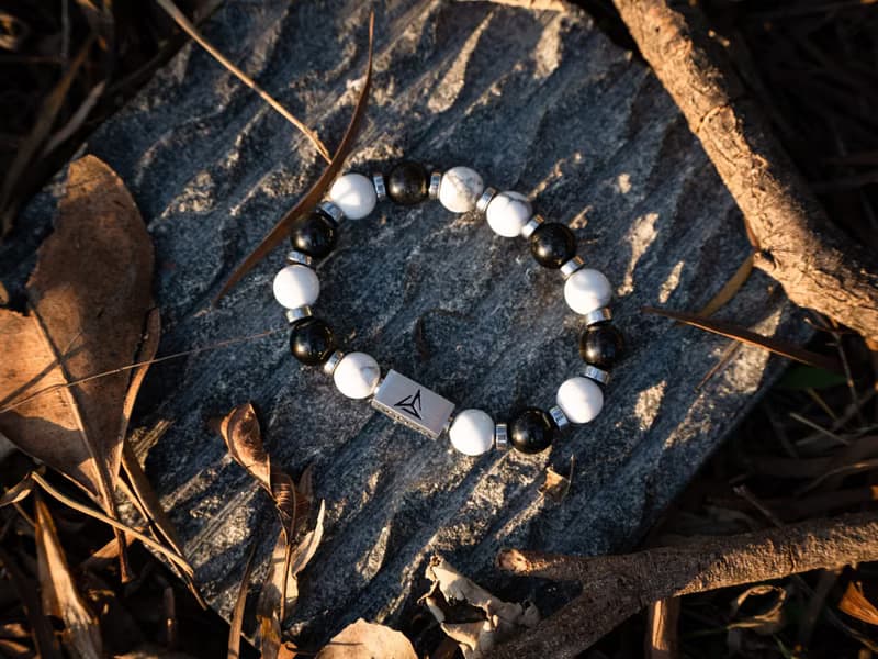 【陰陽】 |  金曜石 | 白松石 | 水晶手鍊