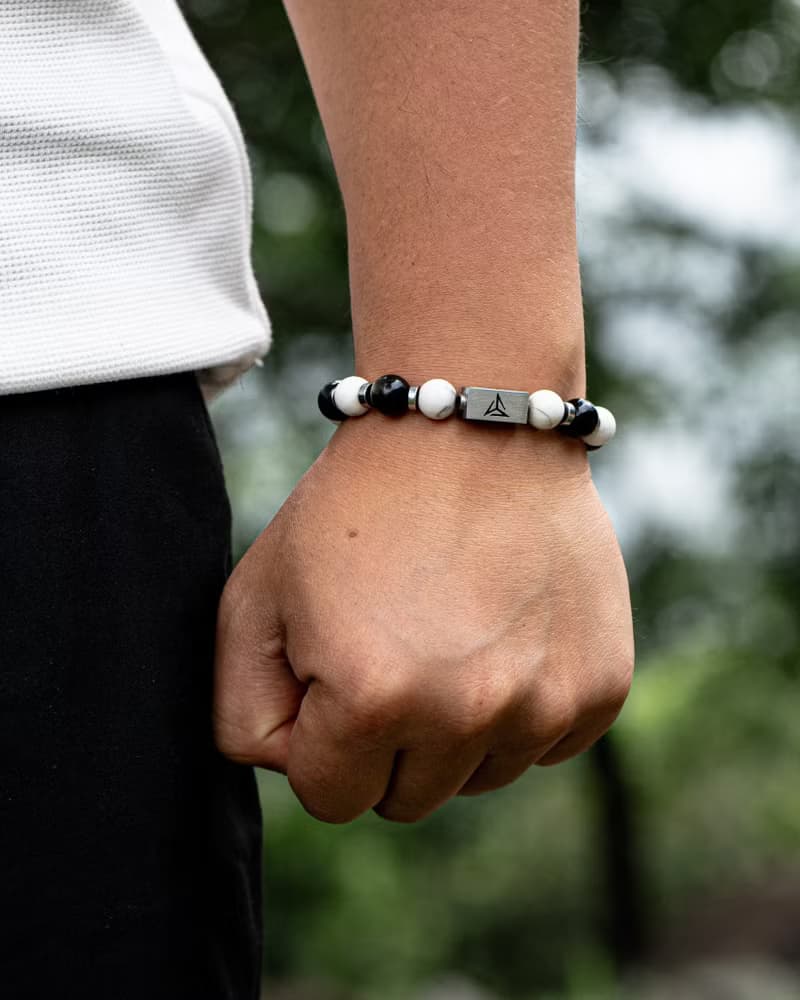 【陰陽】 |  金曜石 | 白松石 | 水晶手鍊