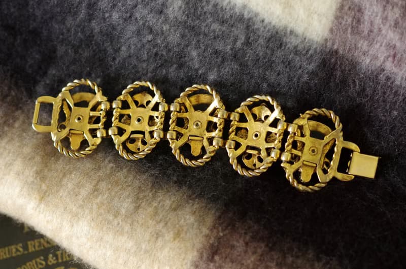 少見古董亞洲神秘臉孔金色公主手鍊 SELRO BR96