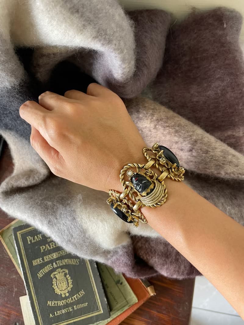 少見古董亞洲神秘臉孔金色公主手鍊 SELRO BR96