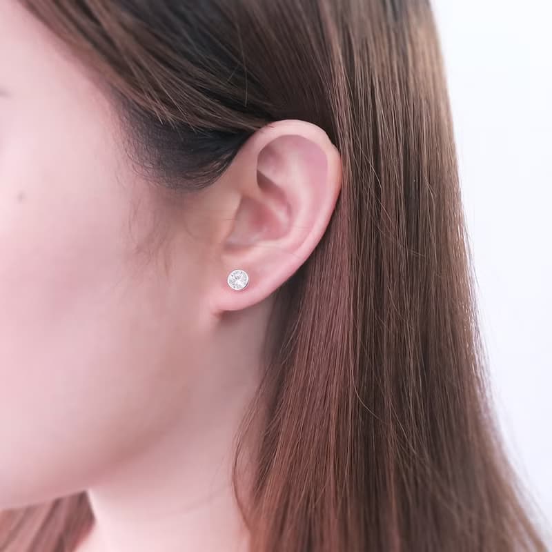 極簡圓形 6mm 單鑽耳環 包鑲設計 925純銀耳環 必備款 女生耳環