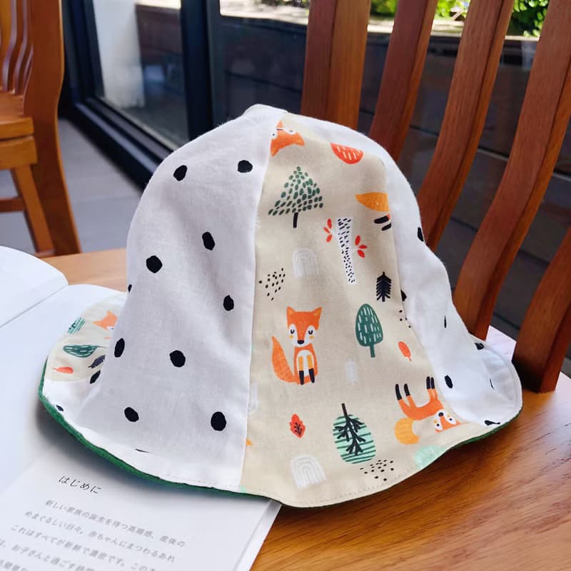黑白尬狐狸   彌月禮盒兩件組 l 手工寶寶漁夫帽+圍兜