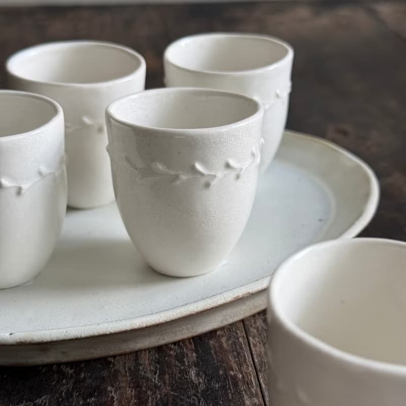 白瓷擠泥小茶杯_六入