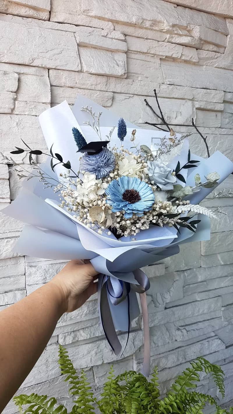 海藏設計│霧灰藍向日葵。畢業花束 /情人節花束/乾燥花束
