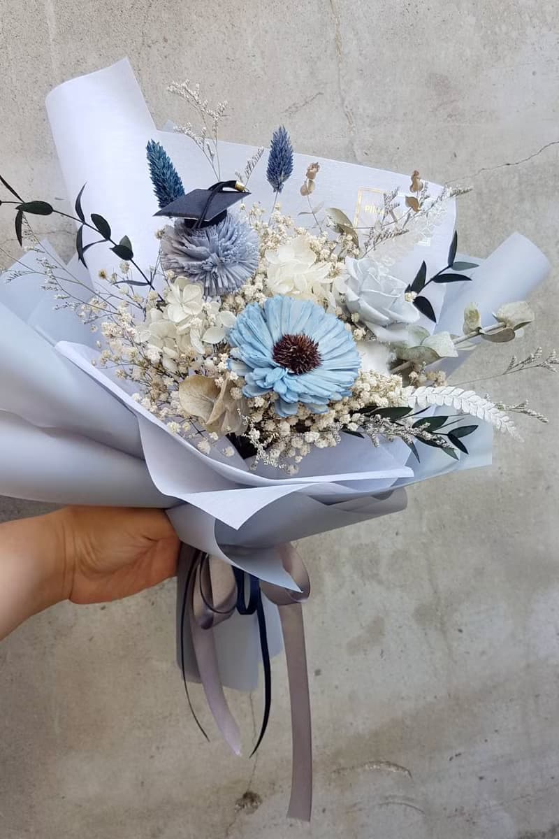 海藏設計│霧灰藍向日葵。畢業花束 /情人節花束/乾燥花束