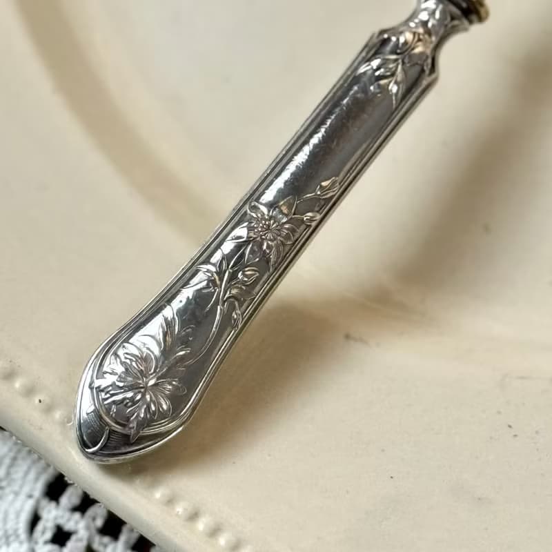 50647-典雅法國古董漿果匙 純銀柄 銅鍍金花卉雕飾匙面