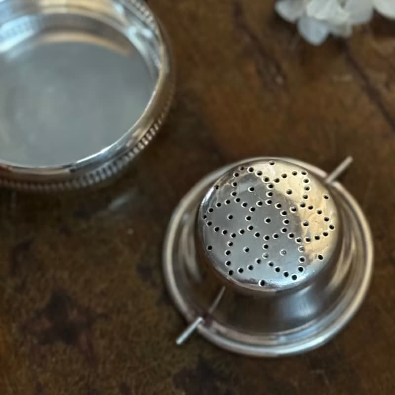50516- 經典古董鍍銀濾茶器