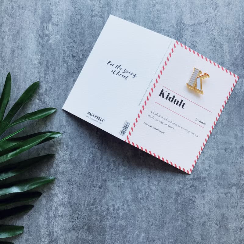 K / Kidult  -琺瑯徽章卡－附信封 開學季 情人卡 萬用字母卡
