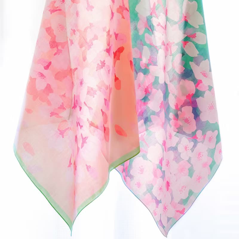 桜の大判ハンカチ