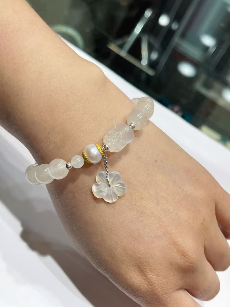 寶麗金珠寶-天然月光石K金貝殼花手鍊