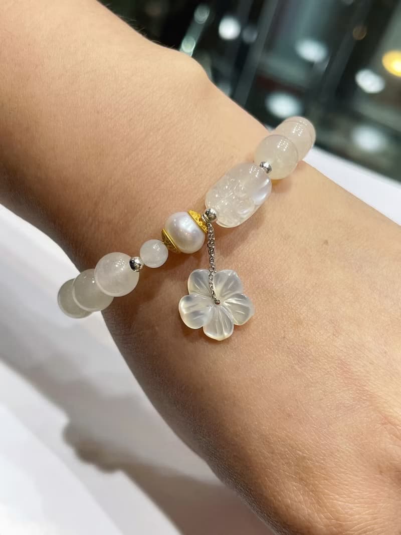 寶麗金珠寶-天然月光石K金貝殼花手鍊
