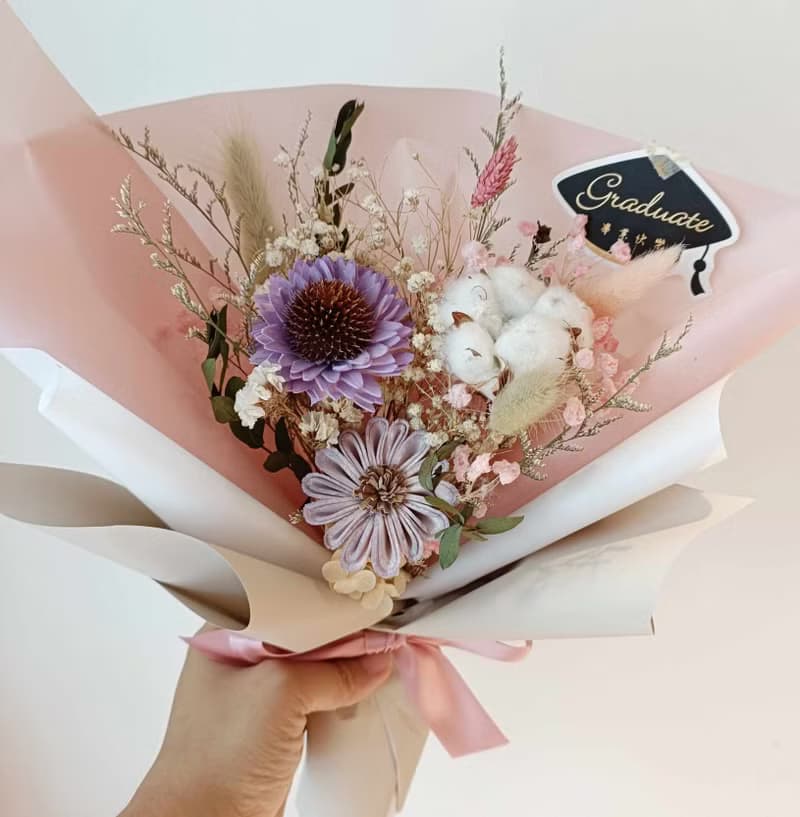 畢業花束禮物 永生康乃馨玫瑰花束 情人節生日企業贈品課程