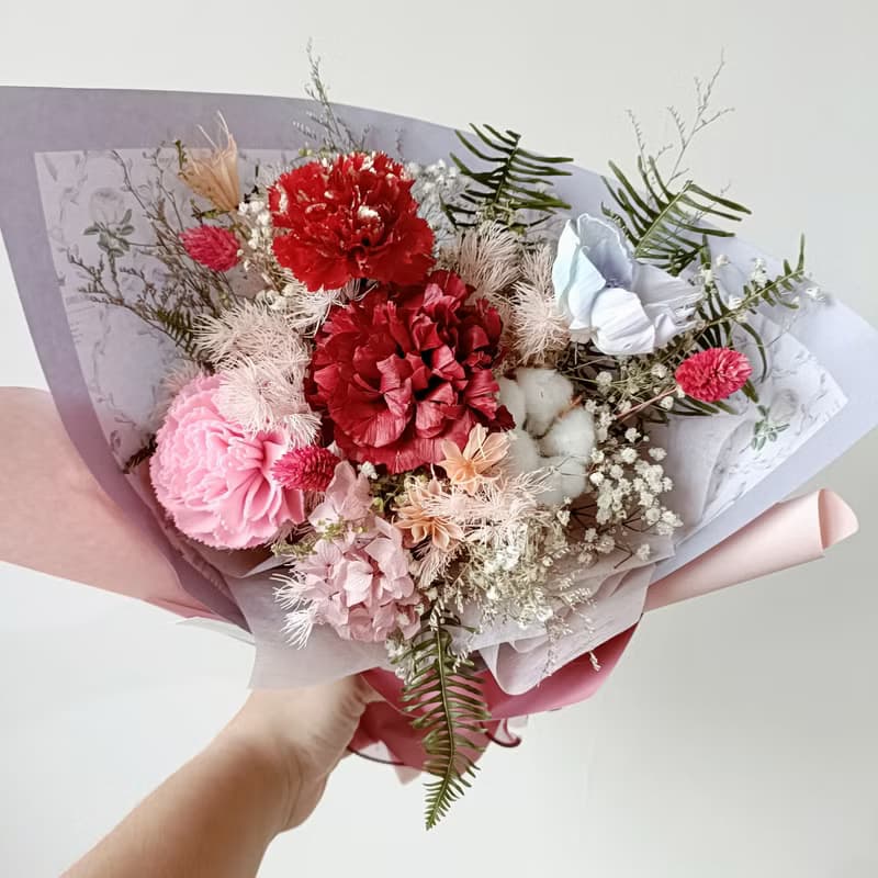 畢業花束禮物 永生康乃馨玫瑰花束 情人節生日企業贈品課程