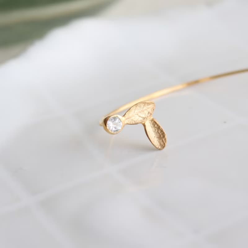 Small leaf earrings