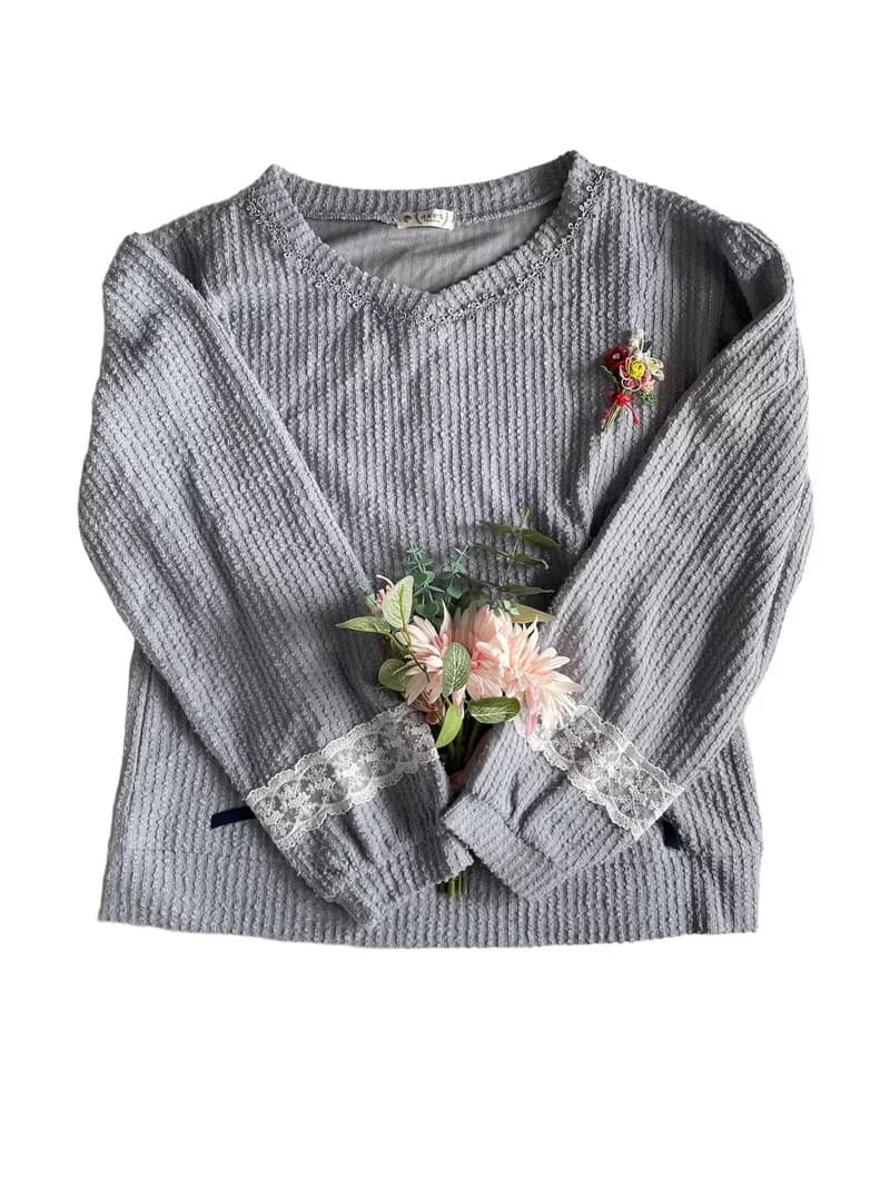 帶浮水印花束的胸花