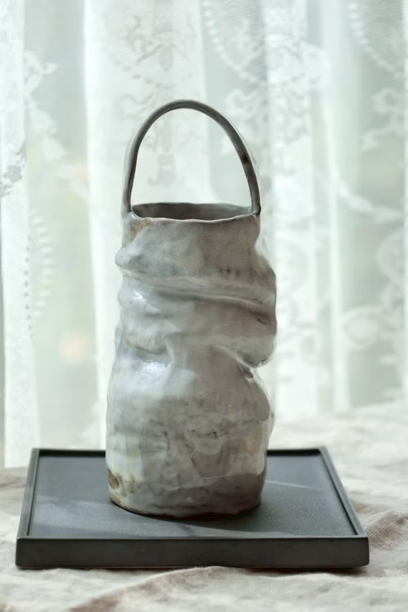 【情人節禮物】雪松松影提把花器 /手捏自然陶藝擺飾/藝術家手工