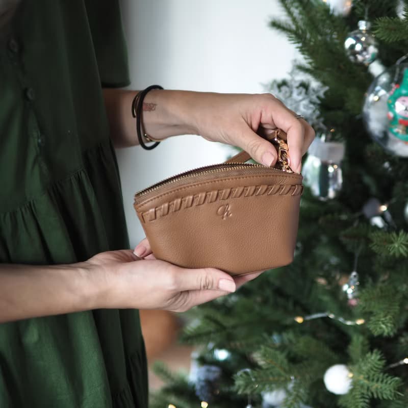 Pie (Oak brown) :  Multi-purpose bag, Leather wallet, pouch , Soft leather