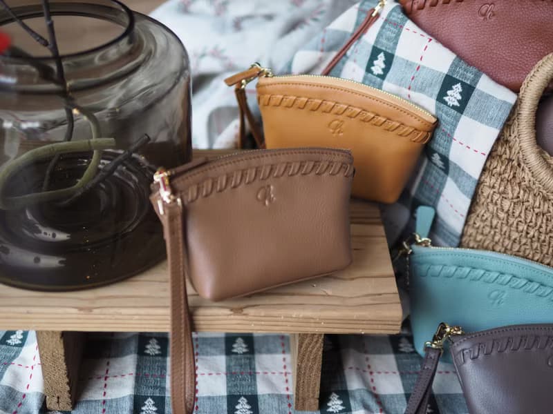 Pie (Oak brown) :  Multi-purpose bag, Leather wallet, pouch , Soft leather