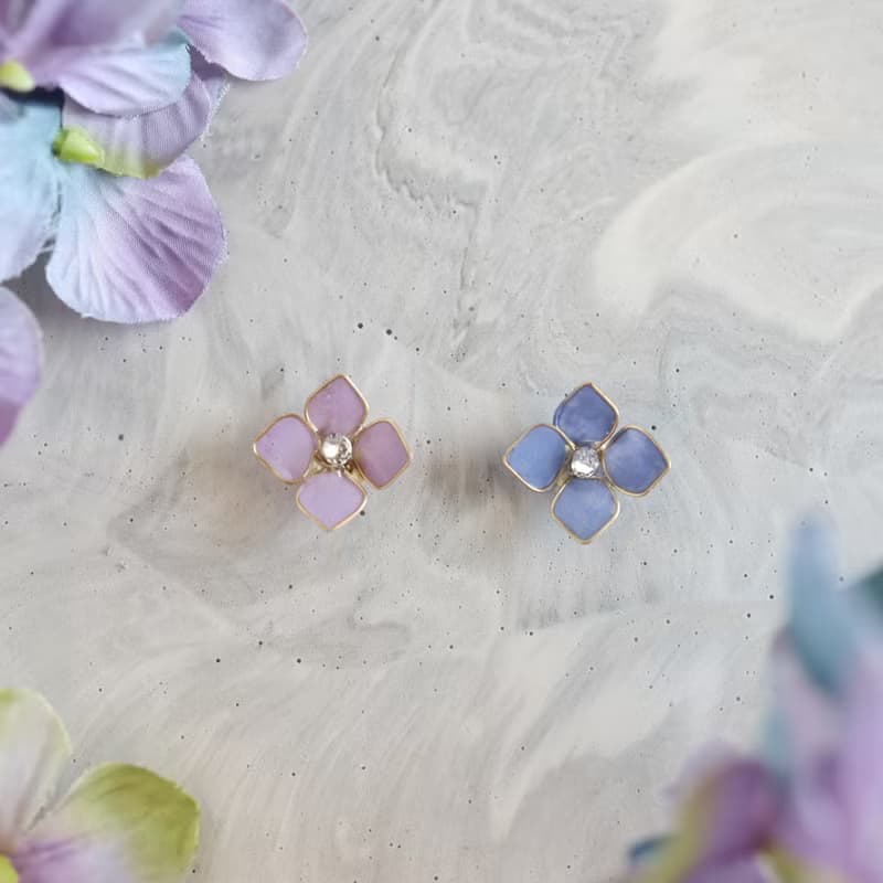 しっとり紫陽花のシンプル　ピアス　イヤリング