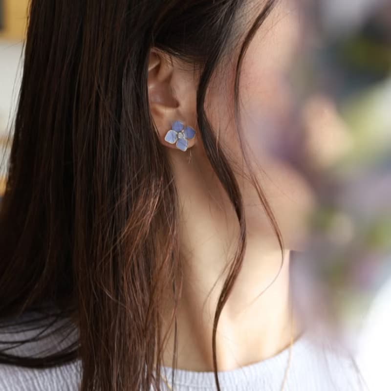 しっとり紫陽花のシンプル　ピアス　イヤリング