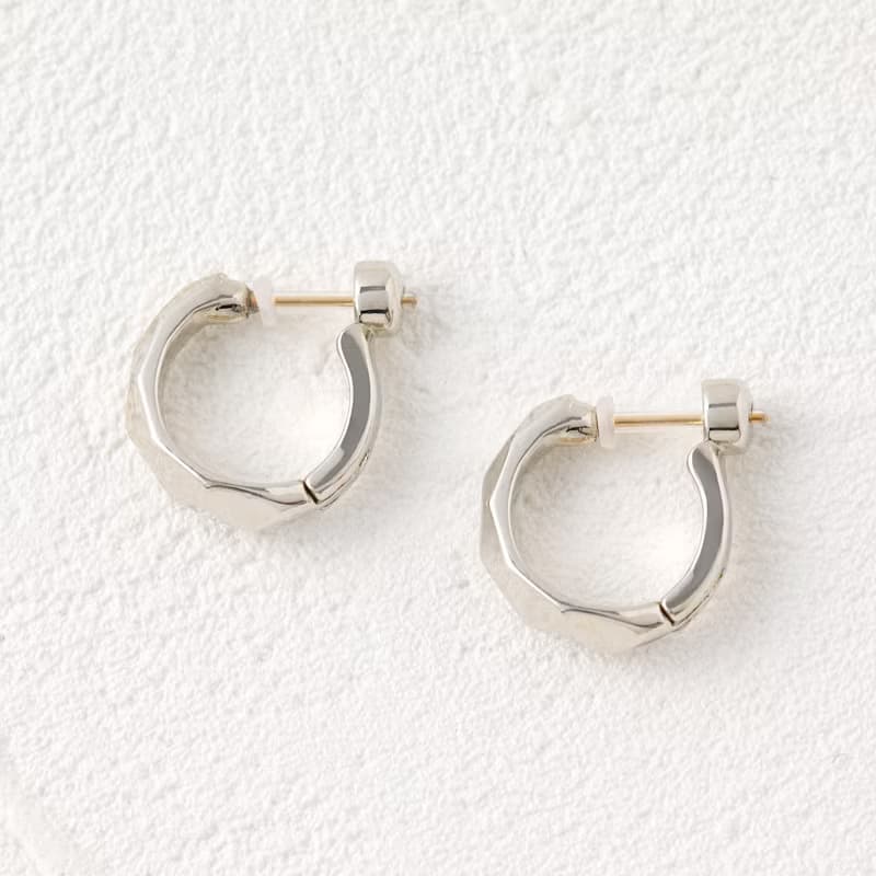 【Pinkoi限定商品】circle-sparkle smooth pierced earring　SV　ニッケルフリースムースピアス　フープピアス　シルバー