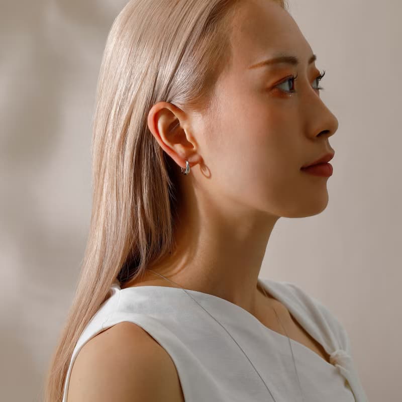 【Pinkoi限定商品】circle-sparkle smooth pierced earring　SV　ニッケルフリースムースピアス　フープピアス　シルバー