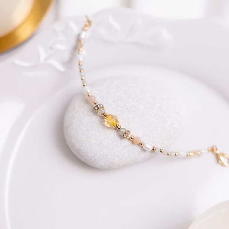 財運 x 黃水晶 磷灰石 太陽石 【蝴蝶陸蓮 • 一生快樂】手鍊