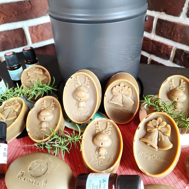 三款香藥草手工皂組盒-澳洲茶樹-薰衣草-迷迭香-糜鹿造型精油皂