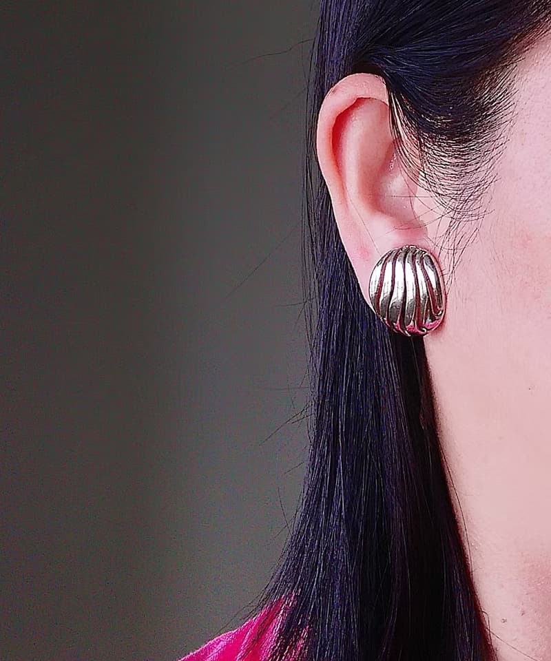 vintage jewelry  經典金色小貝殼 夾式耳環
