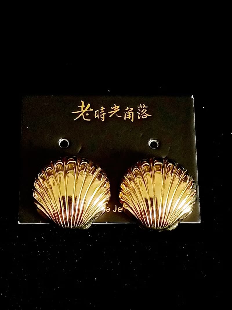 vintage jewelry  經典金色小貝殼 夾式耳環