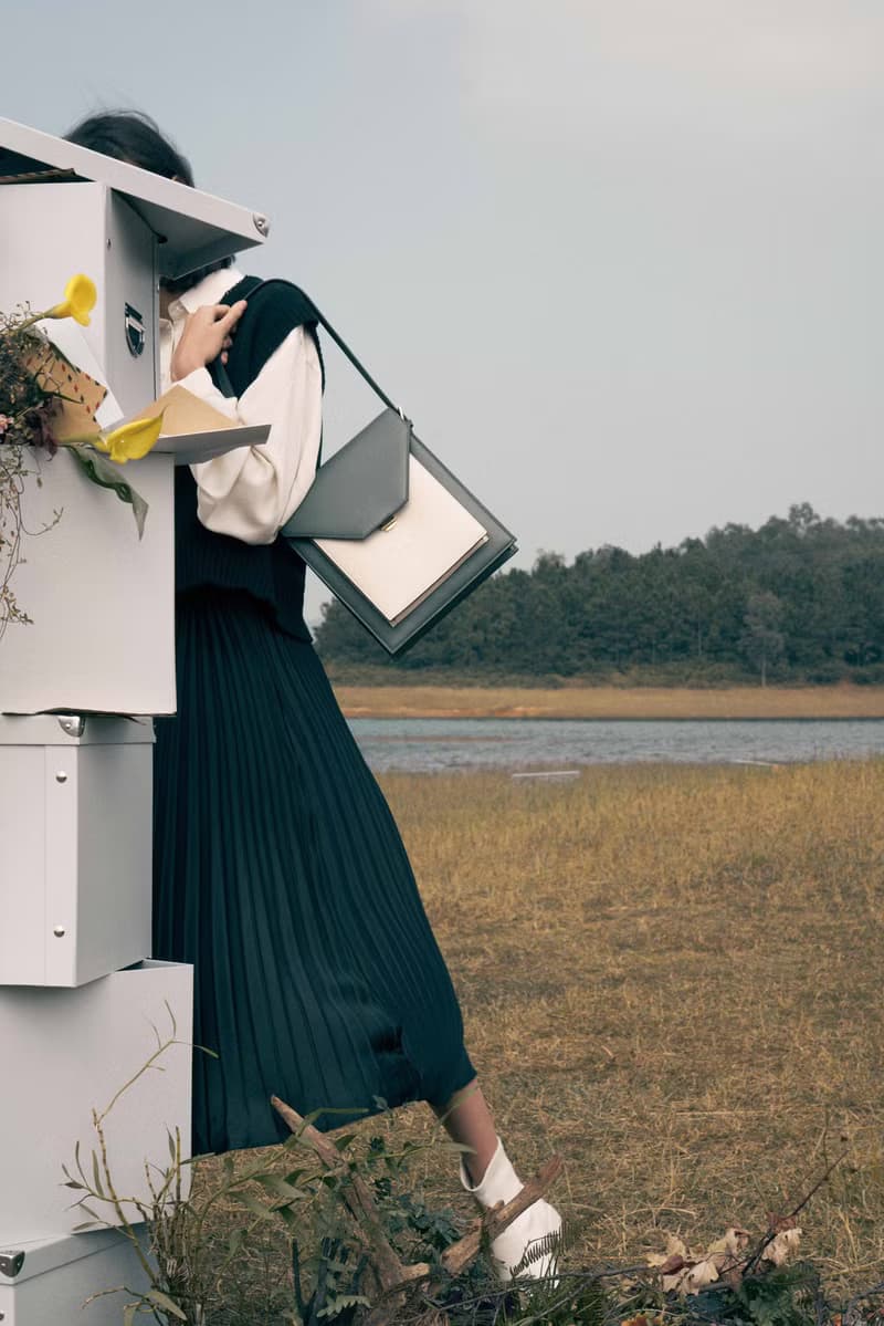 Cedar Bag 素皮革拼色信封包 側背包 綠色x米白色