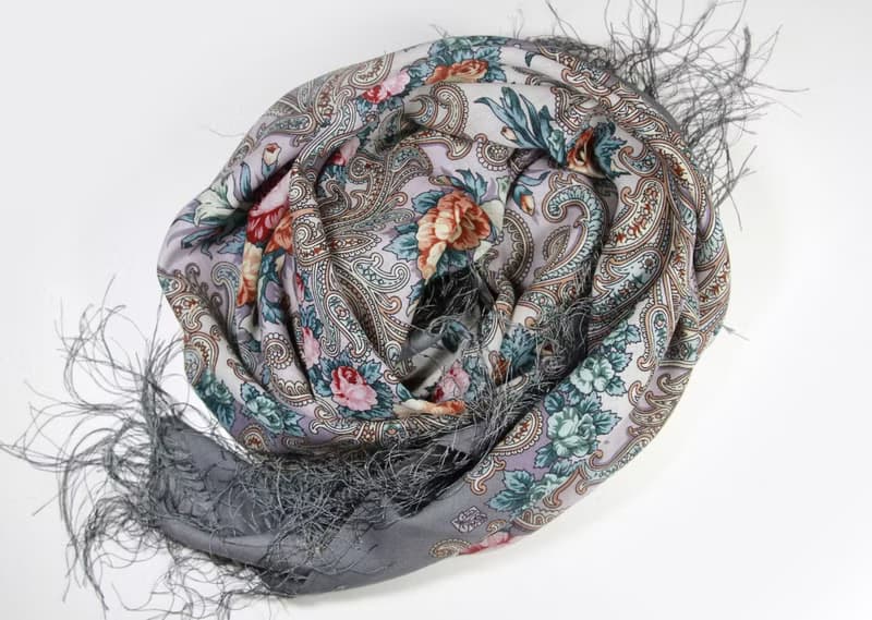Pavlovo Posad Russian Shawl 100% Wool Scarf 125x125 cm Wrap Silk Fringe 1437-1