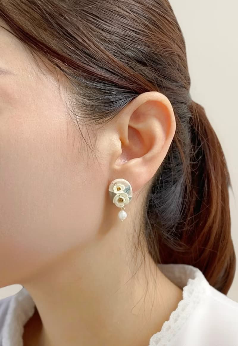 白山茶花輕盈珍珠耳環/氣質耳環/情人節禮物