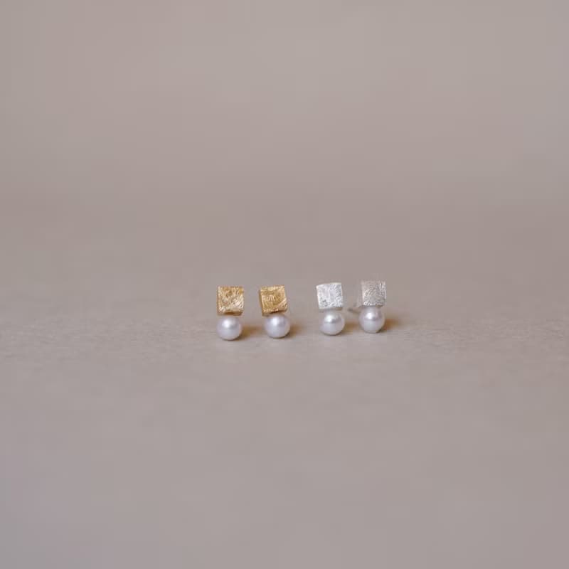 キューブパールピアス / イヤリングクリップ