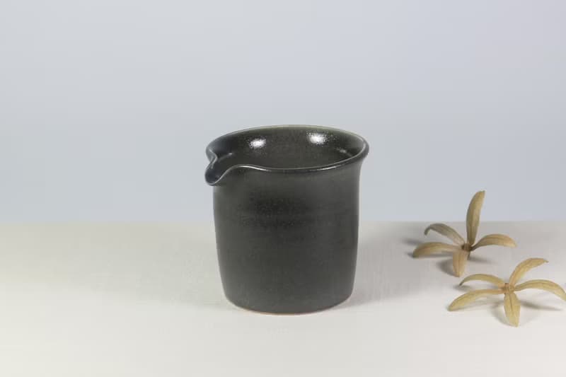 墨綠梅灰小茶盅