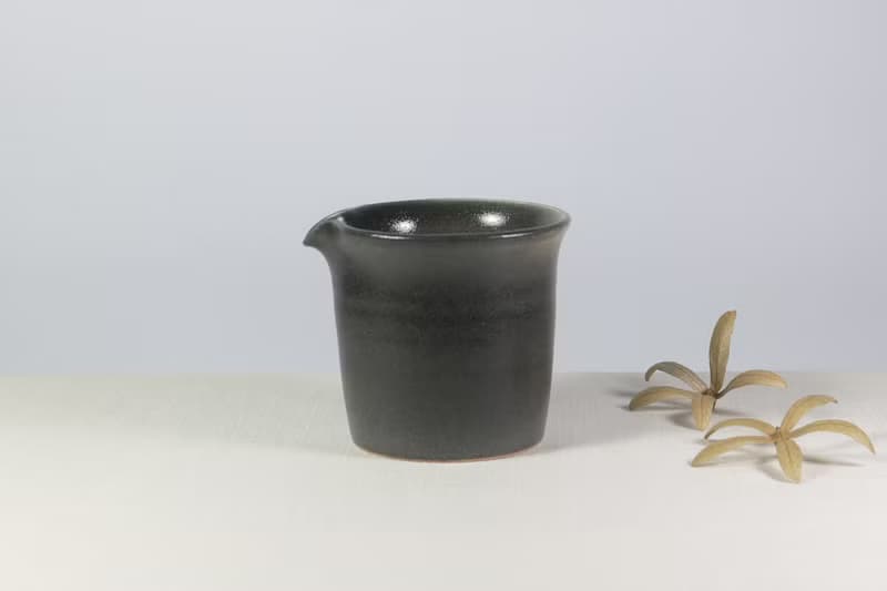 墨綠梅灰小茶盅